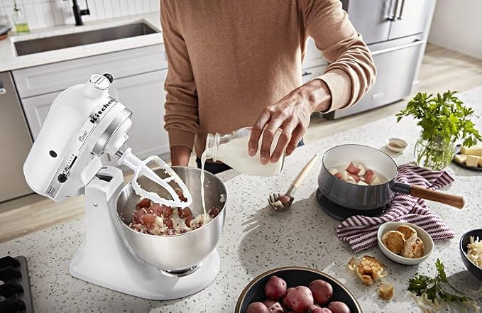 KitchenAid Classic Series K45SS 4.5 Quart Tilt-Head Stand Mixer